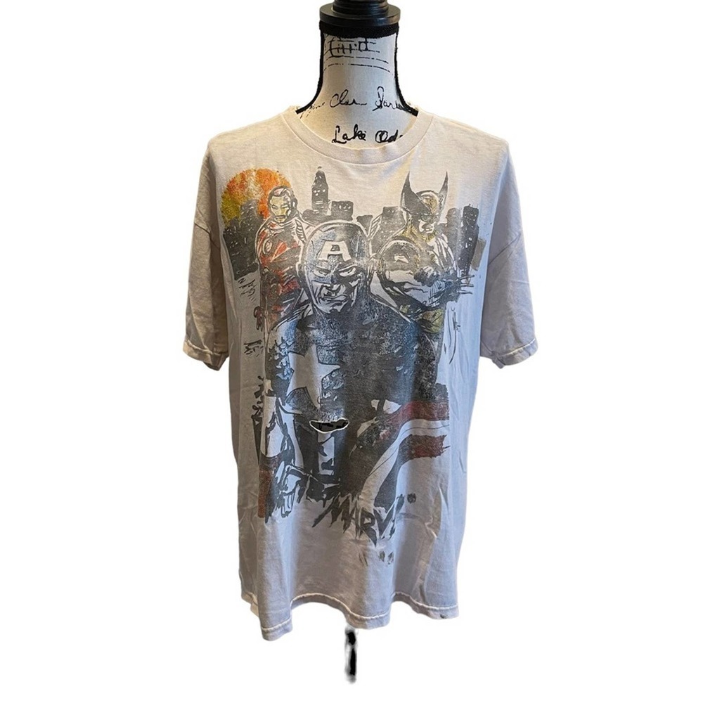 Marvel Avengers Vintage T-Shirt Graphic White Size Medium Distressed Rare Grunge